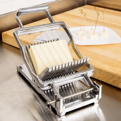 Aparat manual de feliat branzeturi moi